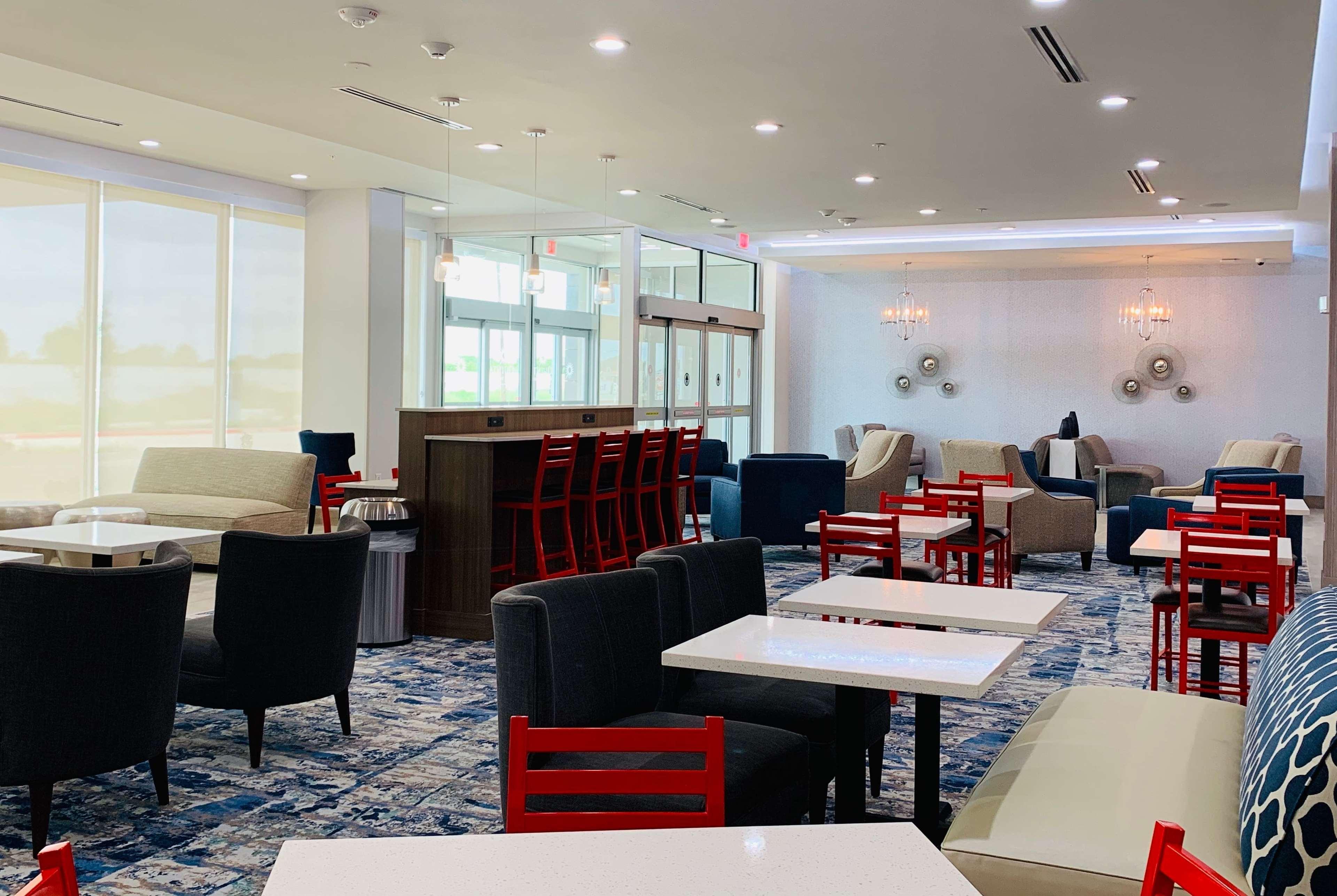 La Quinta Inn & Suites By Wyndham - Red Oak Tx Ih-35E Ngoại thất bức ảnh