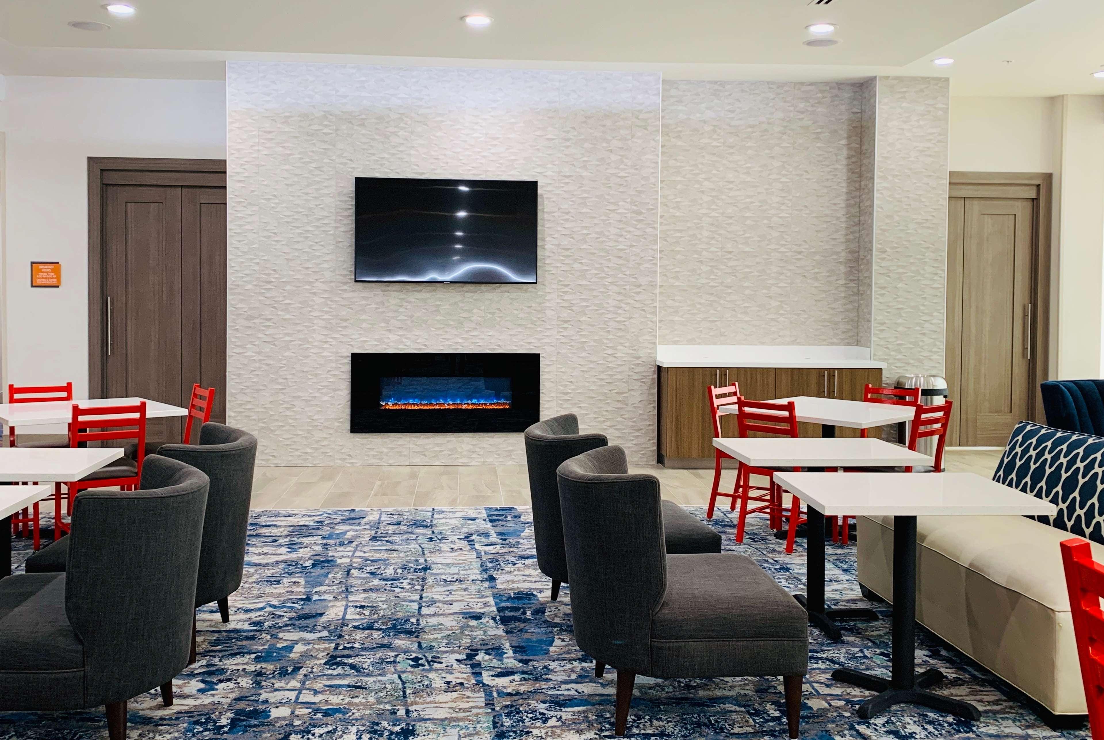 La Quinta Inn & Suites By Wyndham - Red Oak Tx Ih-35E Ngoại thất bức ảnh
