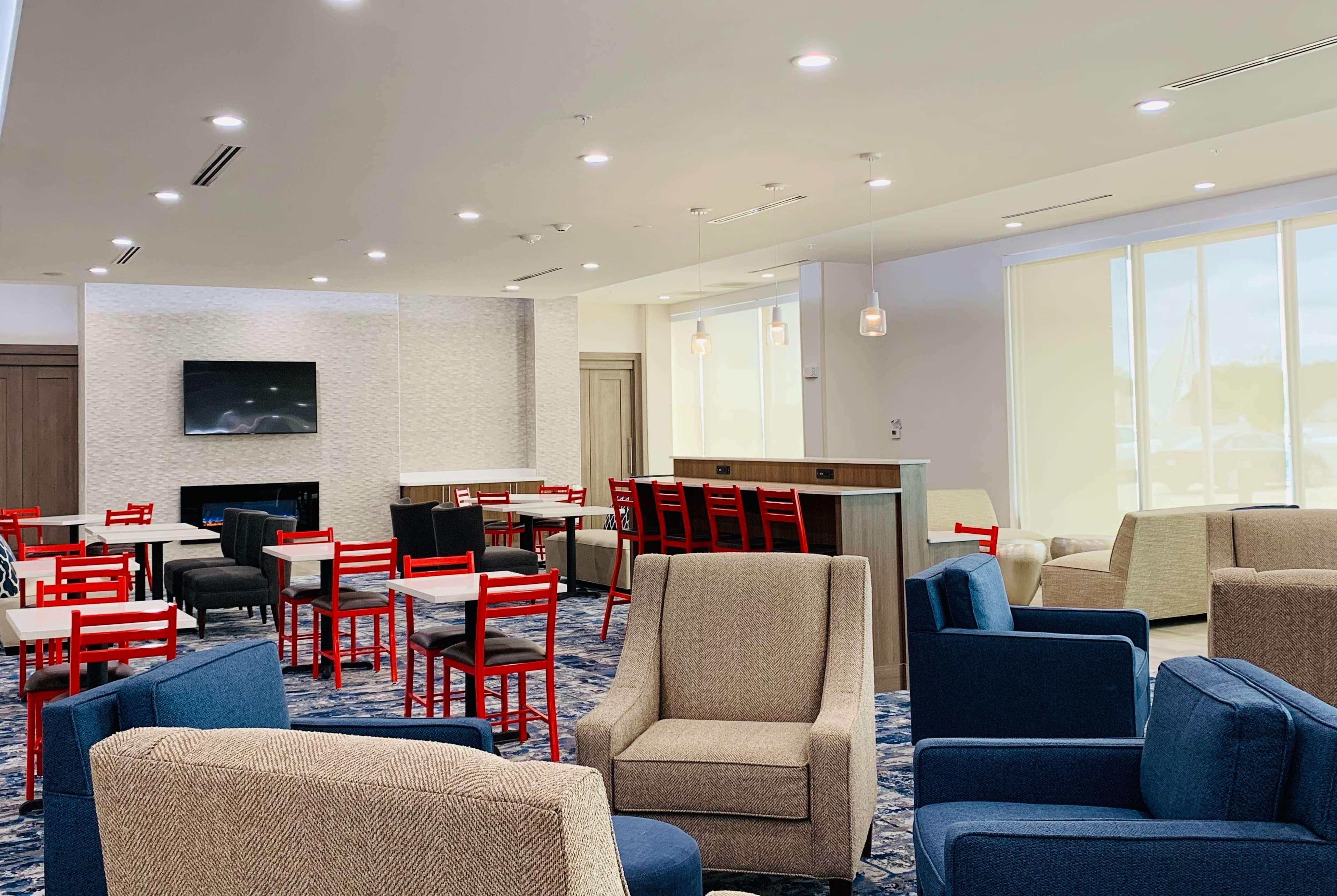 La Quinta Inn & Suites By Wyndham - Red Oak Tx Ih-35E Ngoại thất bức ảnh